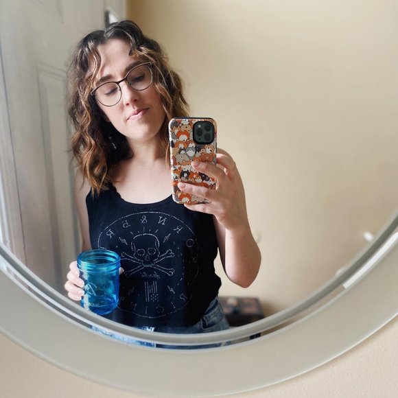 Salutations! I'm Allison! - Picture 2 of 5